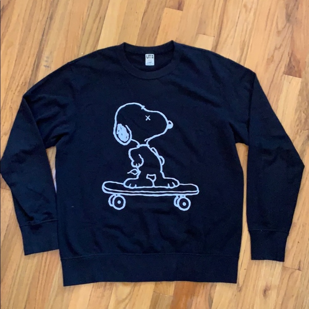 UNIQLO Kaws X Peanuts Snoopy Skateboard Crewneck